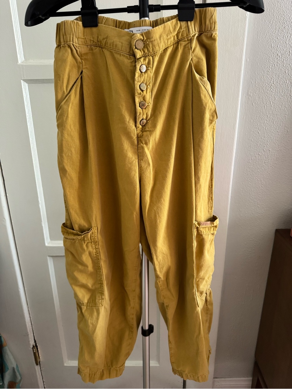 Women’s Mustard Yellow Cropped Cargo Pants